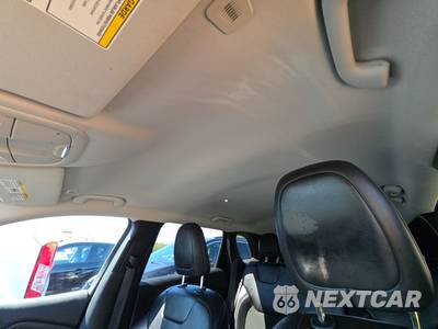 2019 Jeep Cherokee Latitude Plus - zdjęcie 17 z 31 - miniatura