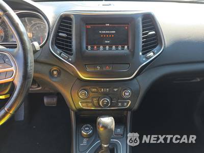 2019 Jeep Cherokee Latitude Plus - zdjęcie 11 z 31 - miniatura
