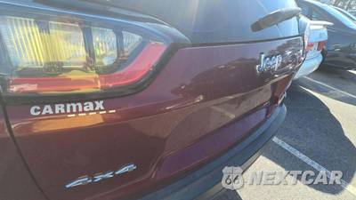 2019 Jeep Cherokee Latitude Plus - zdjęcie 20 z 31 - miniatura
