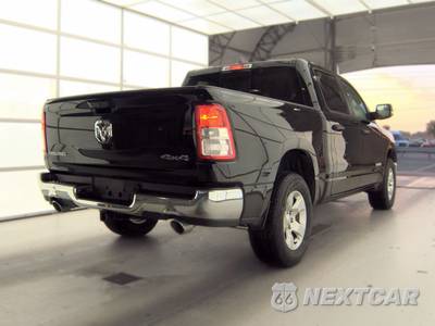 2023 Ram 1500 Big Horn Crew Cab Short Bed - zdjęcie 4 z 33 - miniatura