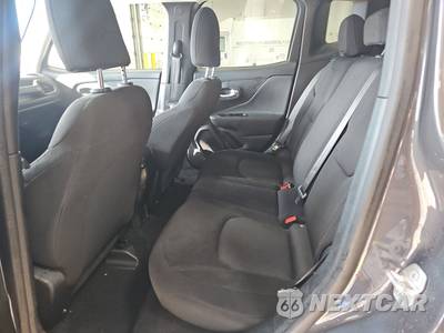 2023 Jeep Renegade Latitude - zdjęcie 13 z 27 - miniatura