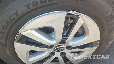 2018 Toyota Prius Three - zdjęcie 31 z 36 - miniatura