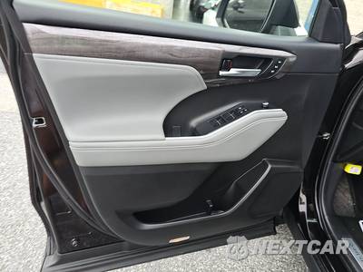 2022 Toyota Highlander Hybrid Limited - zdjęcie 9 z 36 - miniatura