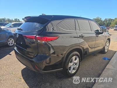 2022 Toyota Highlander LE - zdjęcie 4 z 34 - miniatura
