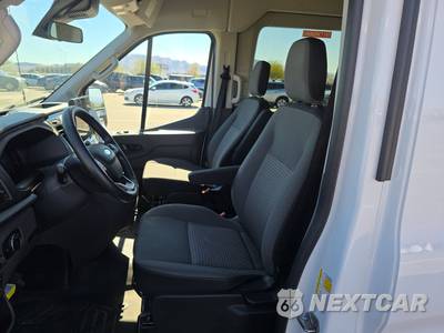 2026 Ford Transit Passenger Van XLT Medium Roof 148.0" WB - zdjęcie 7 z 24 - miniatura