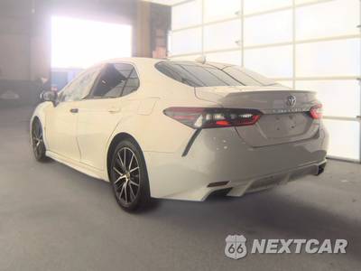 2021 Toyota Camry SE - zdjęcie 6 z 47 - miniatura