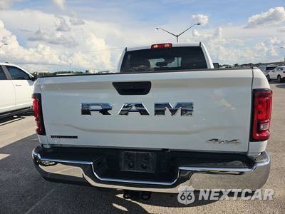 2025 Ram 2500 Big Horn Crew Cab Medium Bed - zdjęcie 5 z 20 - miniatura