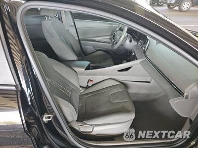 2021 Hyundai Elantra SEL - zdjęcie 8 z 35 - miniatura