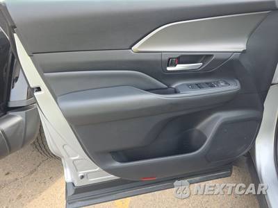 2026 Toyota Grand Highlander Hybrid XLE - zdjęcie 15 z 31 - miniatura