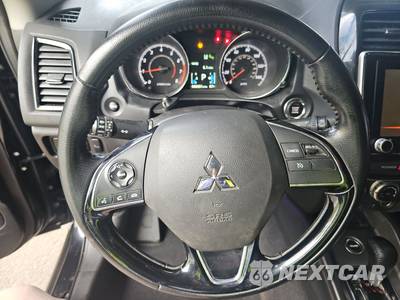 2023 Mitsubishi Outlander Sport 2.0 S - zdjęcie 10 z 35 - miniatura