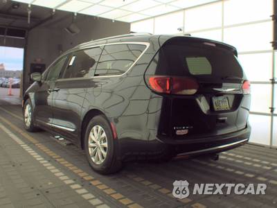 2018 Chrysler Pacifica Touring L 121.6" WB - zdjęcie 6 z 19 - miniatura