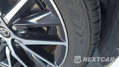 2021 Toyota Camry SE - zdjęcie 29 z 41 - miniatura