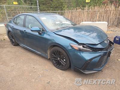 2025 Toyota Camry SE - zdjęcie 3 z 17 - miniatura