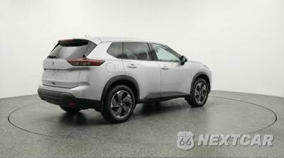 2025 Nissan Rogue SV - zdjęcie 7 z 12 - miniatura