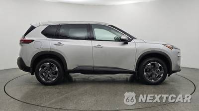 2025 Nissan Rogue SV - zdjęcie 8 z 12 - miniatura