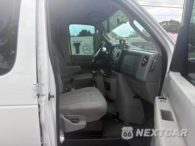 2011 Ford E-250 Commercial Cargo Van 138.0" WB - zdjęcie 12 z 15 - miniatura