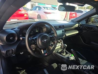 2025 Toyota GR86 Premium - zdjęcie 14 z 21 - miniatura