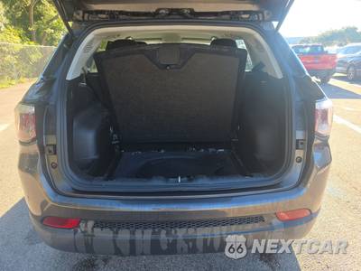 2017 Jeep Compass Latitude - zdjęcie 16 z 33 - miniatura