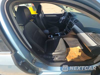 2012 Volkswagen Passat 2.5L SE w/Sunroof & Navigation - zdjęcie 8 z 18 - miniatura