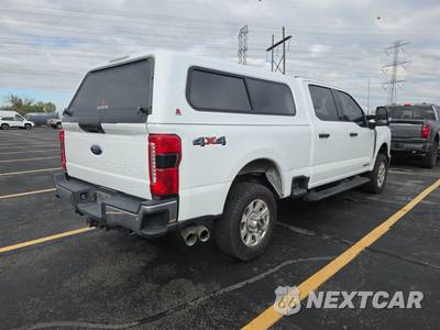 2023 Ford Super Duty F-250 XLT Crew Cab Medium Bed - zdjęcie 4 z 39 - miniatura