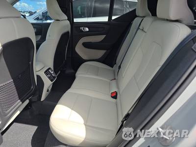 2024 Volvo XC40 B5 Ultimate Dark Theme - zdjęcie 13 z 27 - miniatura