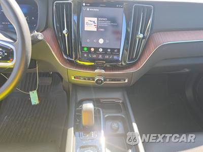 2024 Volvo XC60 B5 Plus Dark Theme - zdjęcie 11 z 28 - miniatura