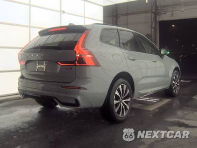 2024 Volvo XC60 B5 Plus Dark Theme - zdjęcie 4 z 27 - miniatura