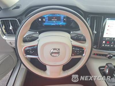 2025 Volvo S60 Plug-In Hybrid T8 Plus - zdjęcie 10 z 31 - miniatura