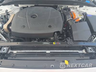 2025 Volvo S60 Plug-In Hybrid T8 Plus - zdjęcie 15 z 31 - miniatura