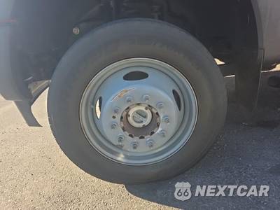 2019 Ford Super Duty F-450 Cab Chassis XL Extended Cab w/Rear Doors DRW - zdjęcie 8 z 30 - miniatura