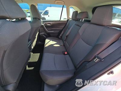 2025 Toyota RAV4 XLE - zdjęcie 13 z 23 - miniatura