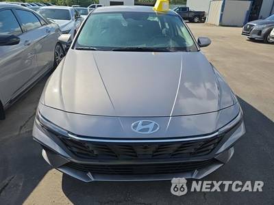 2025 Hyundai Elantra SE - zdjęcie 2 z 21 - miniatura