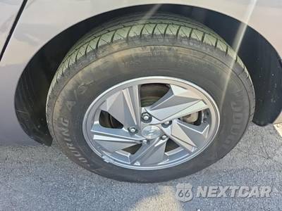2025 Hyundai Elantra SE - zdjęcie 11 z 21 - miniatura