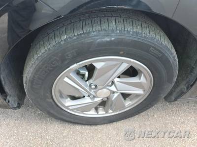 2024 Hyundai Elantra SE - zdjęcie 8 z 25 - miniatura