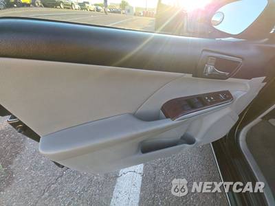 2012 Toyota Camry XLE - zdjęcie 9 z 37 - miniatura