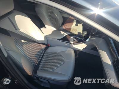 2022 Toyota Camry SE - zdjęcie 8 z 18 - miniatura