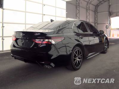 2022 Toyota Camry SE - zdjęcie 4 z 18 - miniatura