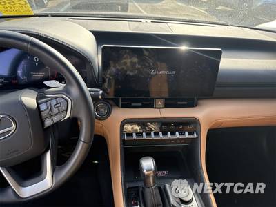 2026 Lexus IS 350 F SPORT Design - zdjęcie 12 z 24 - miniatura