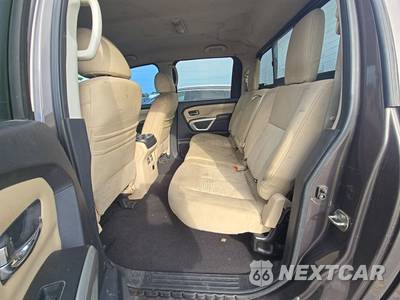 2016 Nissan TITAN XD SV Crew Cab Medium Bed - zdjęcie 6 z 18 - miniatura