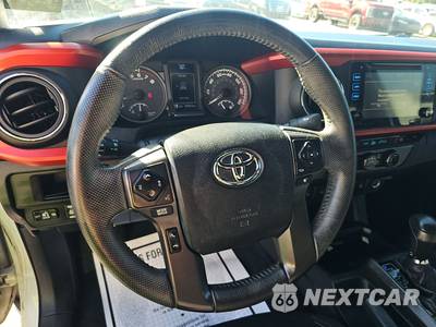 2016 Toyota Tacoma TRD Sport Crew Cab Medium Bed - zdjęcie 10 z 24 - miniatura