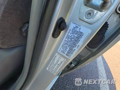 2002 Toyota Camry LE - zdjęcie 14 z 65 - miniatura