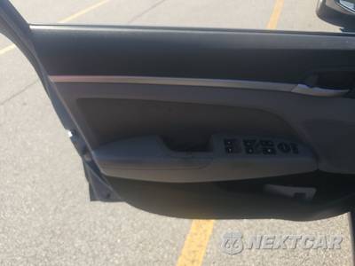 2020 Hyundai Elantra SEL Sedan - zdjęcie 9 z 20 - miniatura