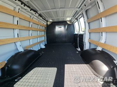 2025 Chevrolet Express 2500 Cargo Van 1WT 135.0" WB - zdjęcie 15 z 33 - miniatura