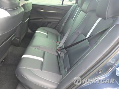 2026 Toyota Camry SE - zdjęcie 13 z 18 - miniatura