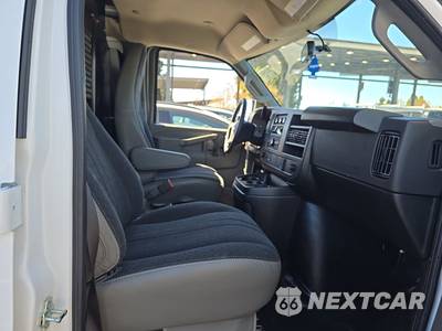 2025 Chevrolet Express 2500 Cargo Van 1WT 135.0" WB - zdjęcie 8 z 27 - miniatura