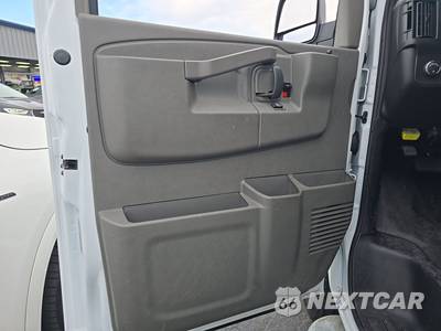 2025 Chevrolet Express 2500 Cargo Van 1WT 135.0" WB - zdjęcie 9 z 31 - miniatura