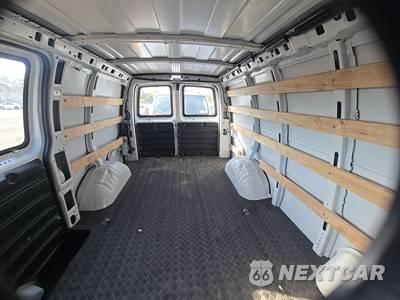 2025 GMC Savana 2500 Cargo Van 1WT 135.0" WB - zdjęcie 15 z 24 - miniatura