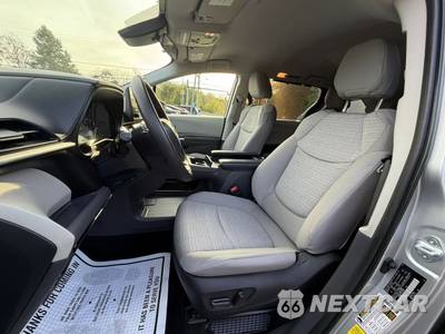 2023 Toyota Sienna LE 8-Passenger 120.5" WB - zdjęcie 13 z 42 - miniatura