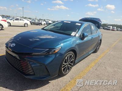 2025 Toyota Camry XLE - zdjęcie 1 z 17 - miniatura