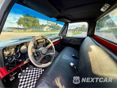 1986 Chevrolet Silverado - zdjęcie 9 z 15 - miniatura